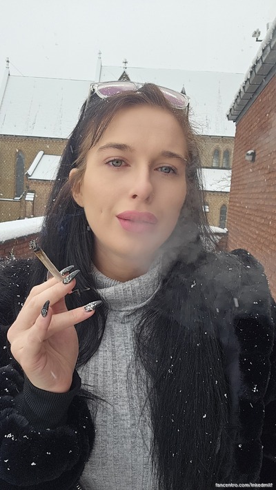 Do you like smoking girls?