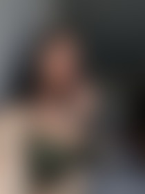 Even mijn lipjes mooi maken voordat ze om je pik gaan 👅 - post hidden image