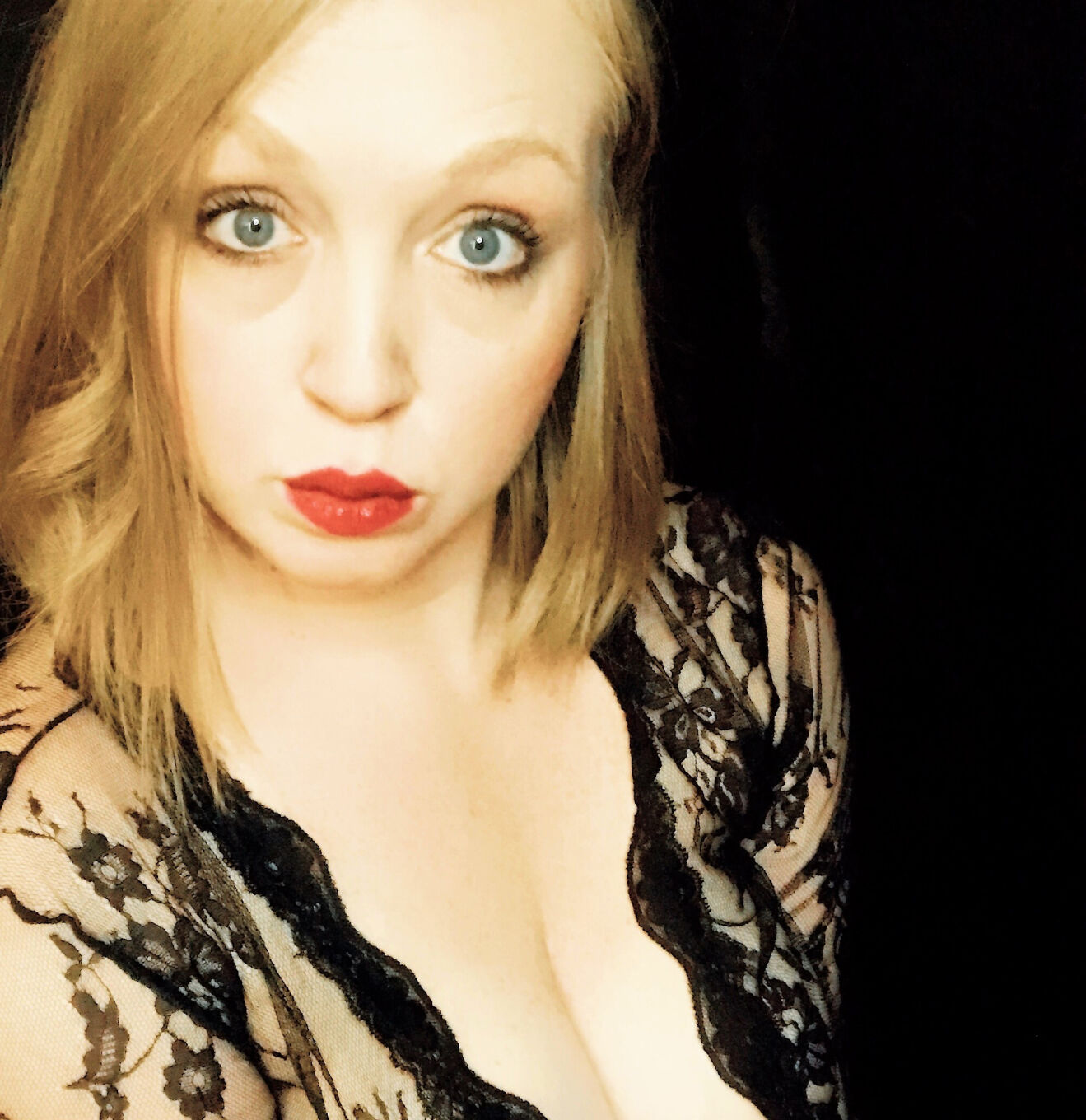 VeeSnow - Private Stories, exclusive videos, private messaging - Fancentro