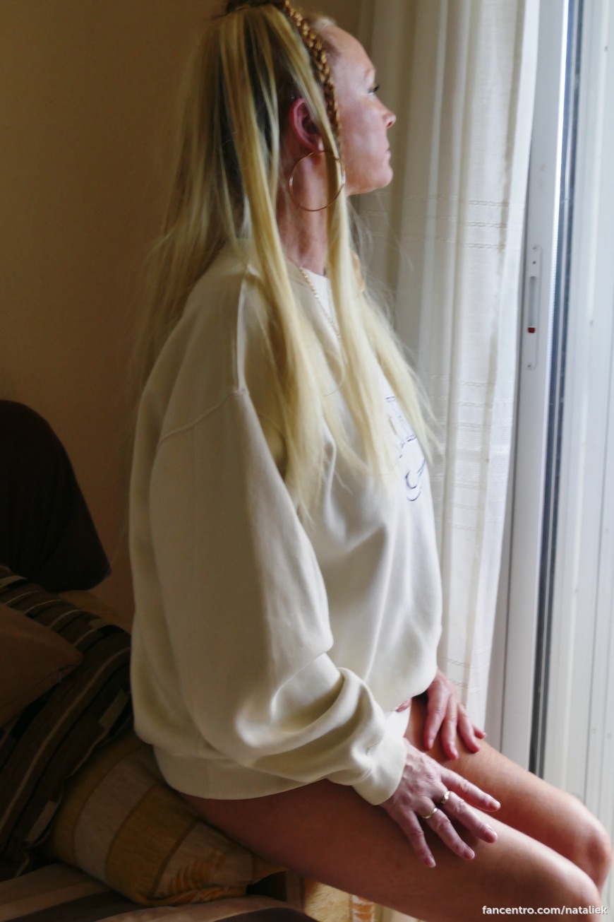 check out the titty play & pussy flashing pics 1