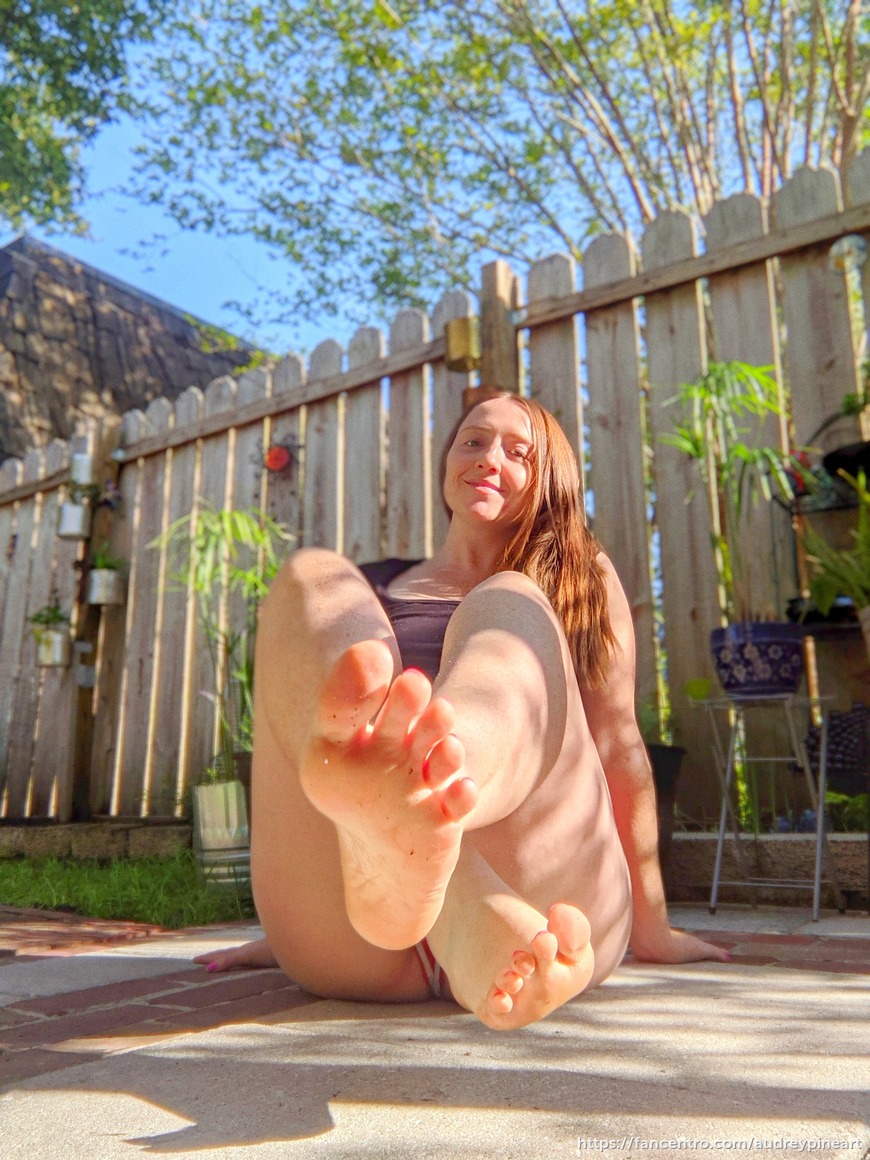 Barefoot in my Garden🌱 Tip $50 to see the rest of this messy photoset in your DMs - post image 2