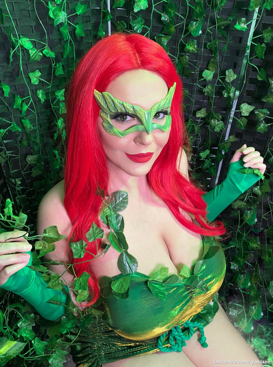 Poison Ivy Photoset & Video Up Next. 🌱💋 1