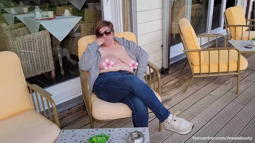 No bra, open cardigan on the hotel terrace, I wait for my drink 1