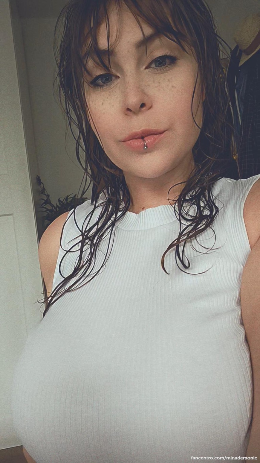 Hey QT, wanna hang out with me? 😘 1