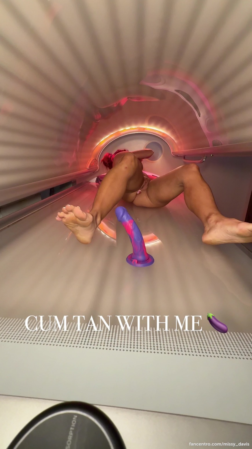 Dildo in public tanning bed 🤗 1foreground