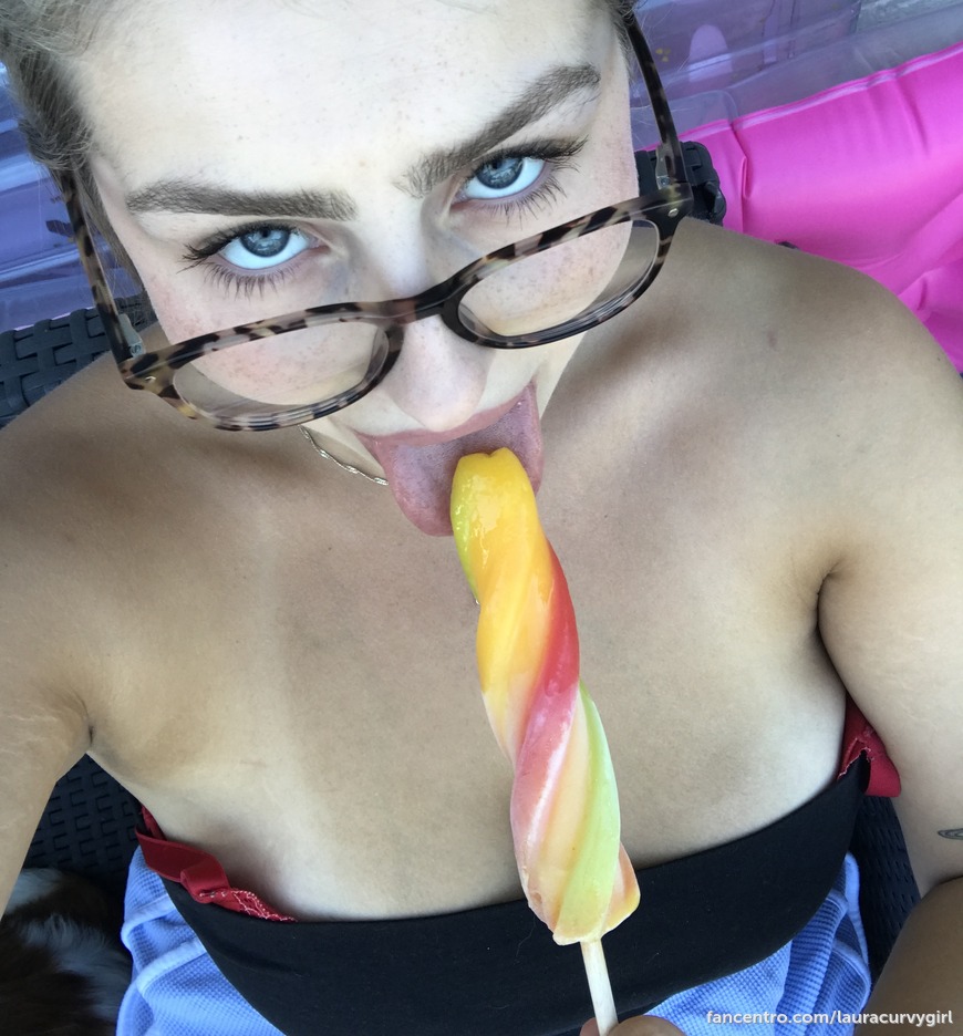 I love popsicles 🍭🍦😏 1