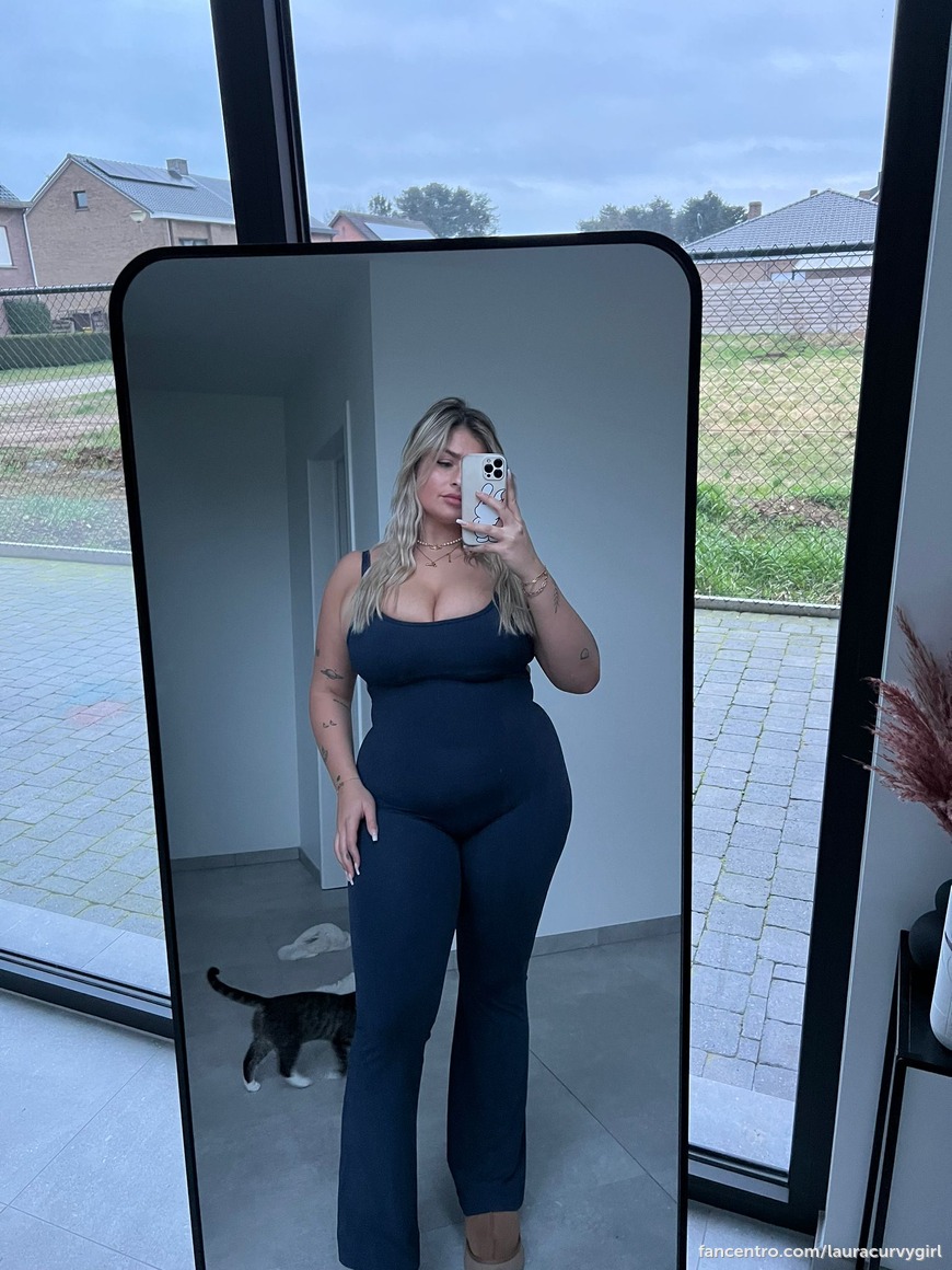 You like my pussy? 🐱😏 1