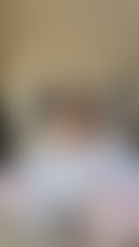 Zal ik op mijn kussen gaan zitten en daarna op jou? Of nu al meteen op jou? 🤤 - post hidden image