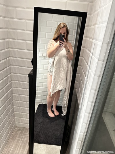 You like a thick pussy? 🍑