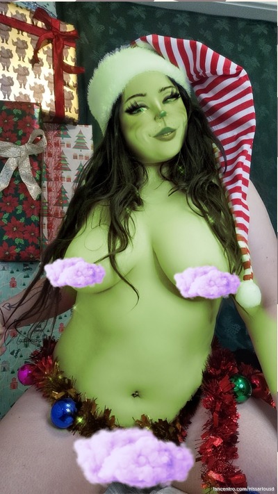 THESE FILTERS ARE GETTING OUT OF CONTROL! XDXD
I present Grinchy Nissa!! XD What do you think?! Is green my colour?! 💚