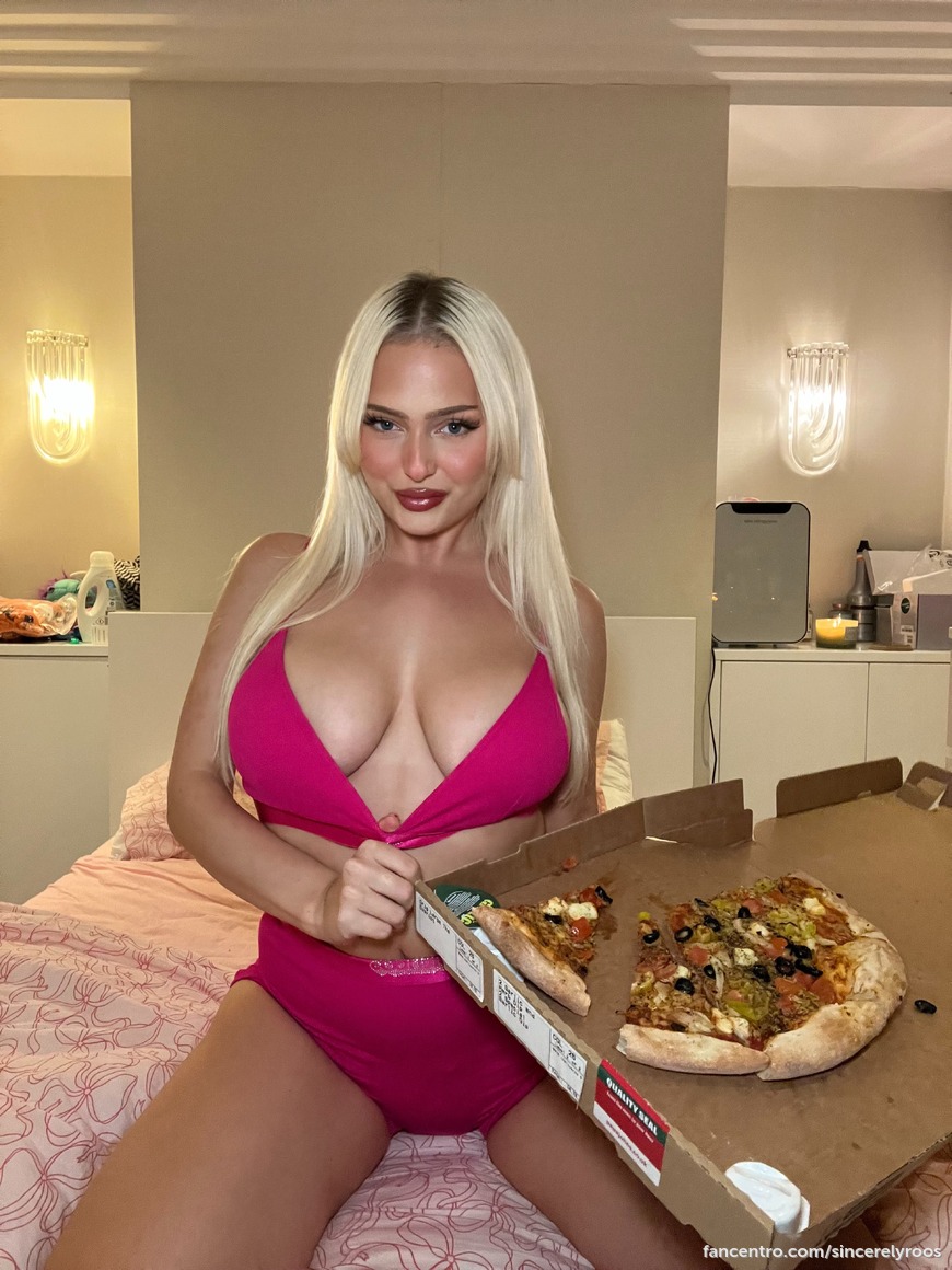 Would you join me to eat pizza together? 🍕❤️ 1