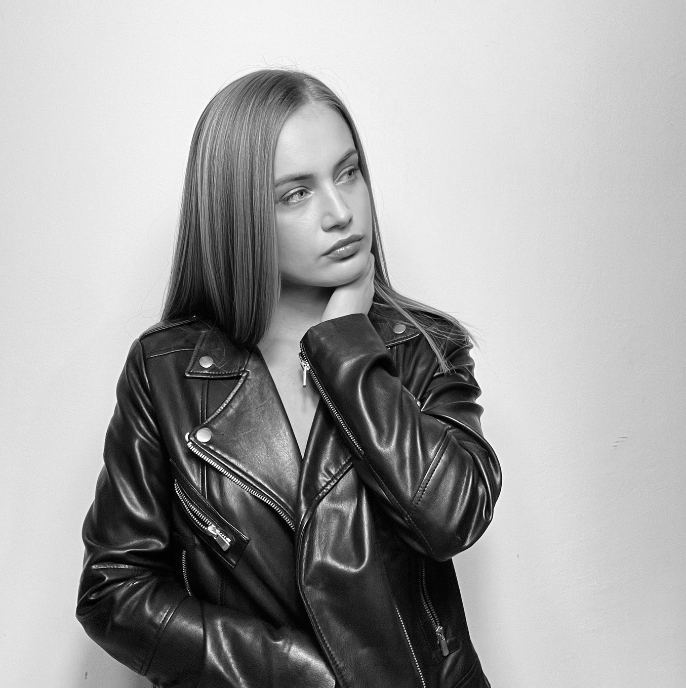 Annaleya Pictures and Videos & similar of annaleya fancentro profile