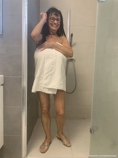 Jouw granny is online! Stuur maar een bericht!