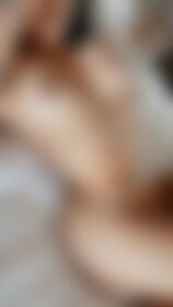 I'm hooorny!! 😩 DM me if you’re online! 🔥 - post hidden image